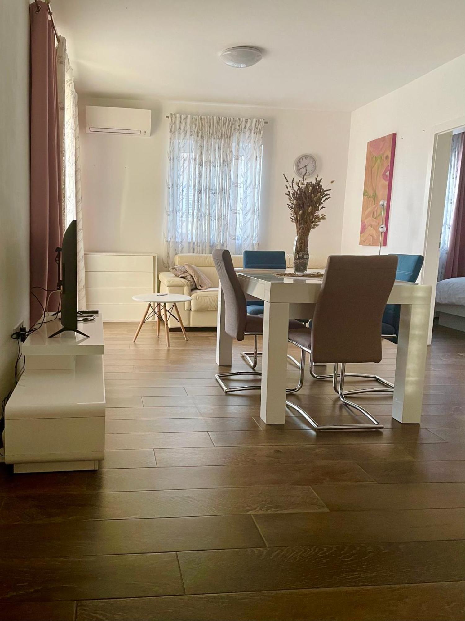 Blueberry Apartment โบล ภายนอก รูปภาพ